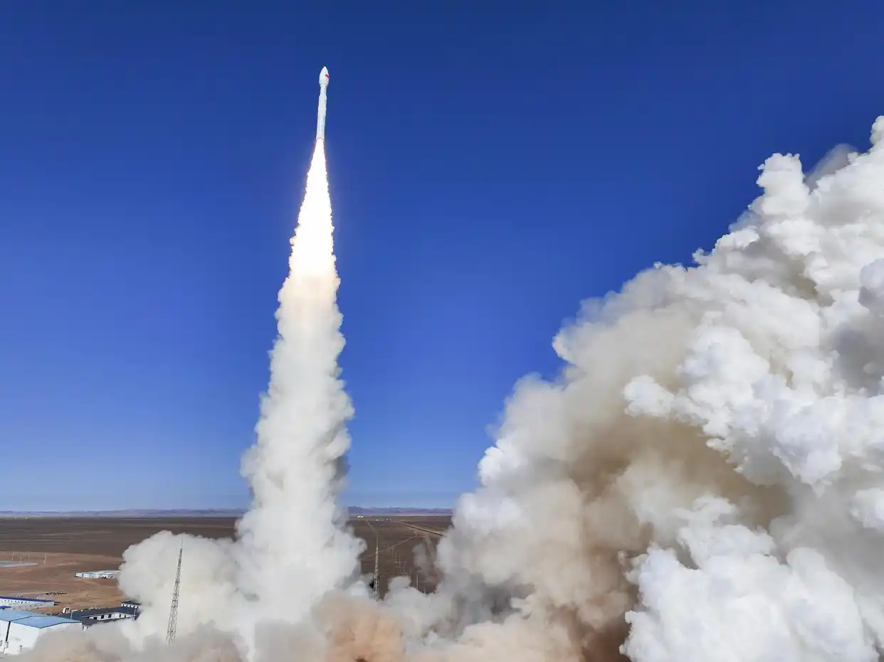 中国经济热词图鉴_中国经济高质量发展_人工智能大模型具身突破