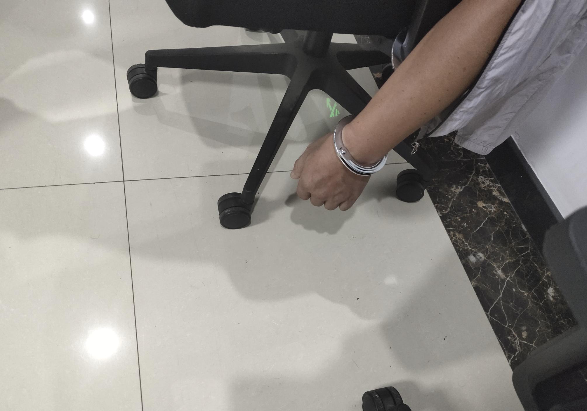 老赖朋友圈晒旅游 债主患癌求救命钱!