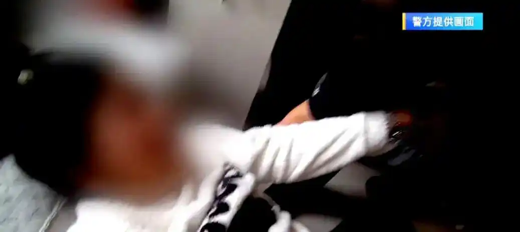 9岁男孩报警母亲呼吸困难_妈妈看孩子作业气得呼吸性碱中毒_云南昆明小学生报警事件