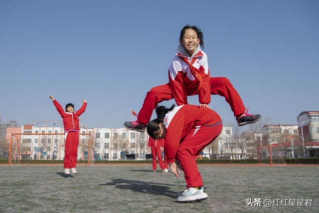 学校足球场地尺寸_70分申报线要求_2024中国校园足球特色学校申报标准
