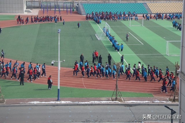 2024中国校园足球特色学校申报标准_70分申报线要求_学校足球场地尺寸