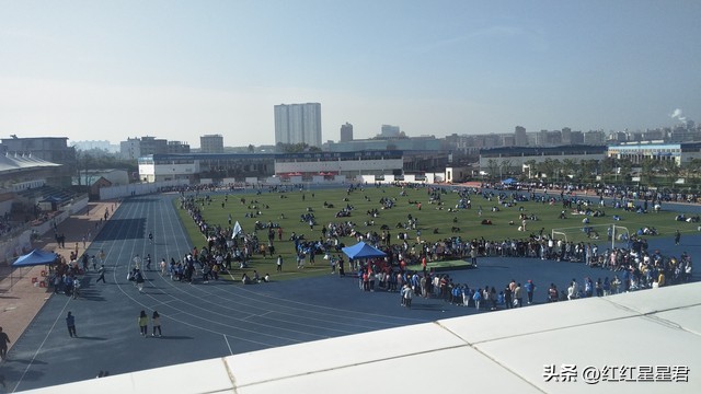 学校足球场地尺寸_2024中国校园足球特色学校申报标准_70分申报线要求