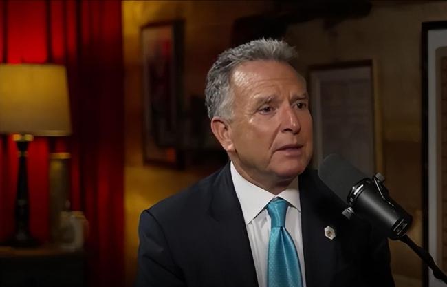 特朗普当众施压泽连斯基 领土换安全保障引发争议