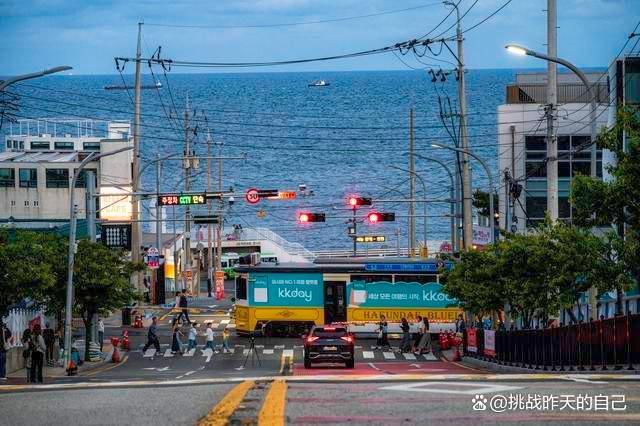 中美元首握手合影 全球瞩目釜山对话