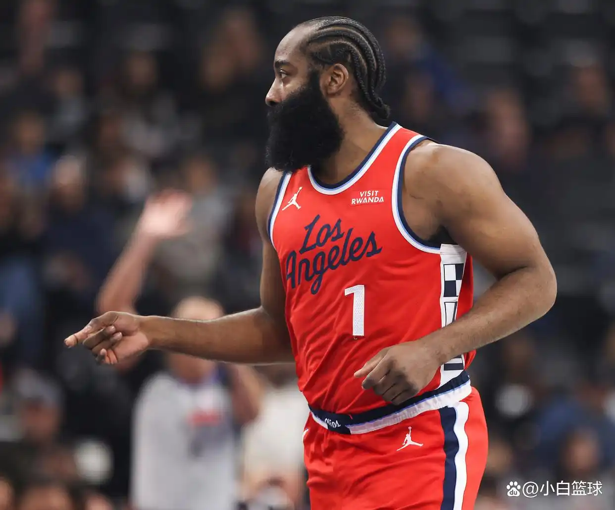 下半场8中1状态全无！哈登23+11+7又背锅 快船遭逆转吞三连败