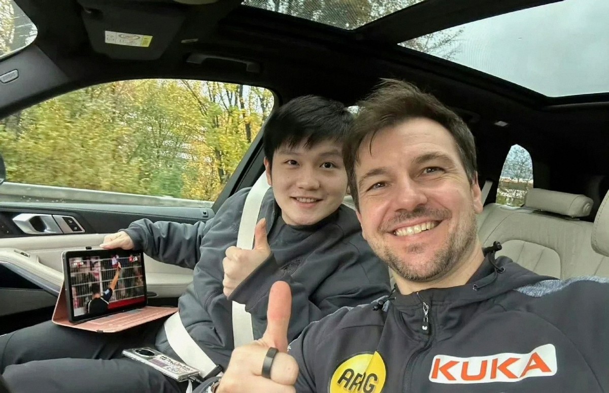 樊振东缺席乒超总决赛原因_樊振东波尔合影_张继科与樊振东
