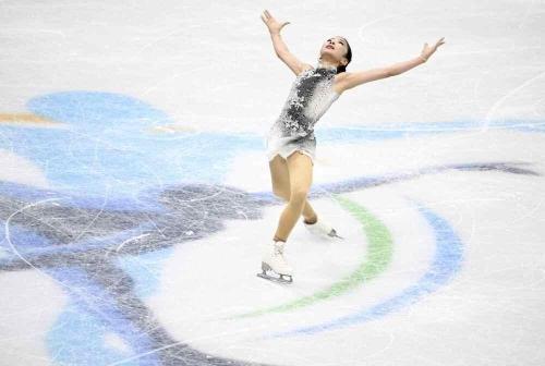 中国冰雪运动发展历程_2025都灵冬奥会奖牌榜_中国亚冬会冰雪成绩