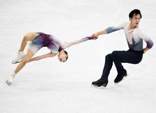 中国冰雪运动发展历程_2025都灵冬奥会奖牌榜_中国亚冬会冰雪成绩