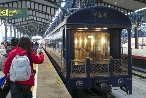 中国亚冬会冰雪成绩_2025都灵冬奥会奖牌榜_中国冰雪运动发展历程