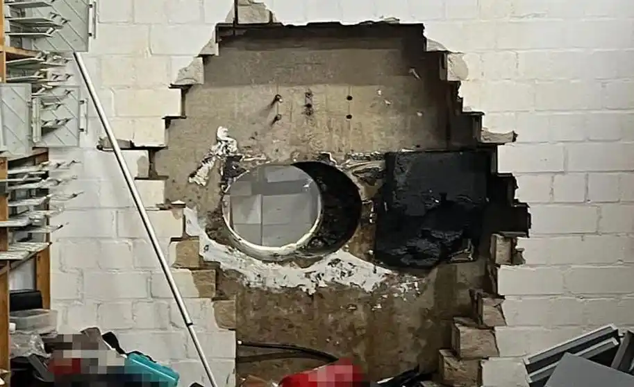 德国盖尔森基兴银行盗窃案_欧洲现离奇劫案：窃贼打洞进银行金库_钻穿金库墙壁盗窃案
