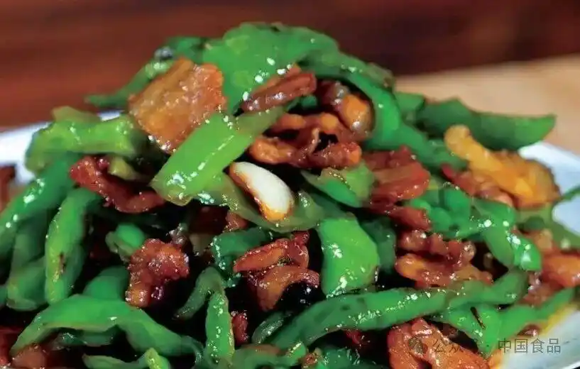 一盘辣椒炒肉把民警吃哭了_辣椒炒肉起源与流派_云南边境民警父亲千里送辣椒炒肉