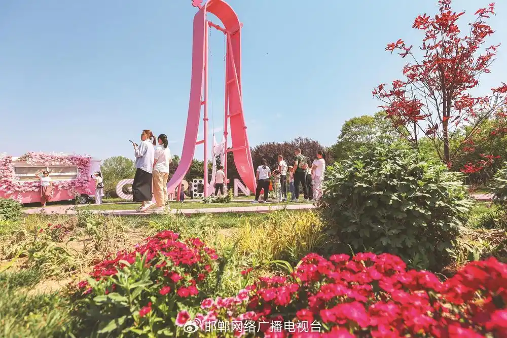 前行乘势阔步上行的意思_乘势而上 阔步前行_乘势前行的意思