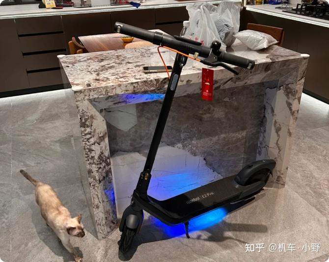 滑板车图片下载_电动滑板车选购指南_优缺点分析