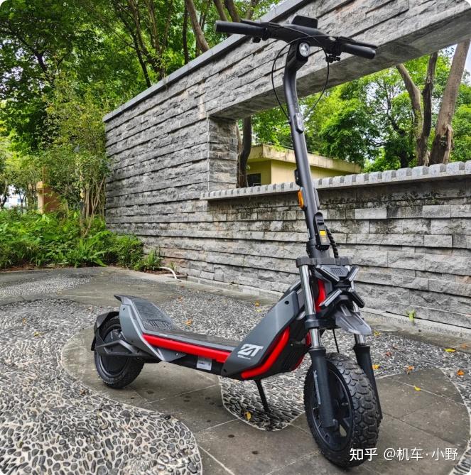 电动滑板车选购指南_滑板车图片下载_优缺点分析