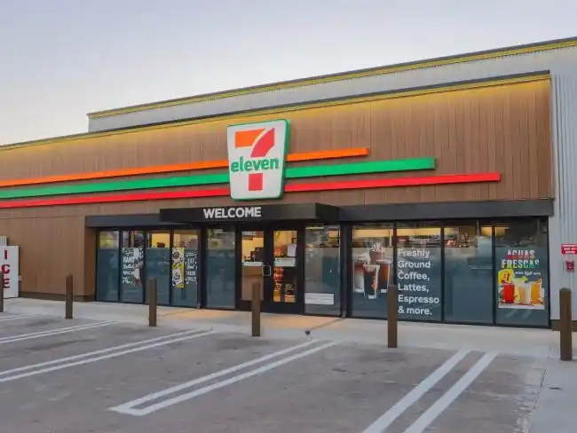 耐克711颜色侵权案_商标法颜色保护_7-11起诉耐克：新鞋配色涉嫌抄袭