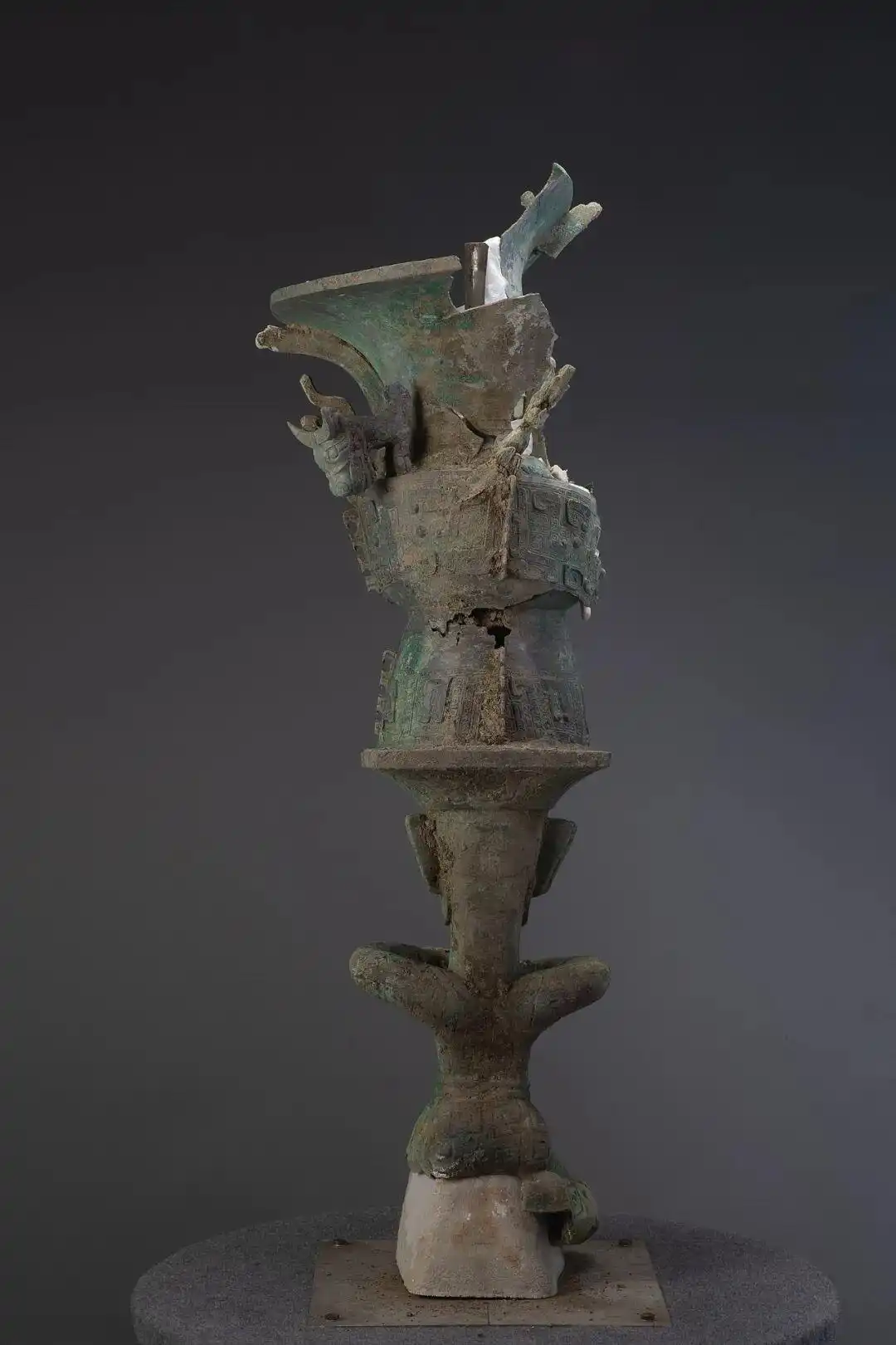 三星堆青铜器铸造工艺分析_三星堆铜顶尊跪坐人像产地研究_三星堆有最新发现
