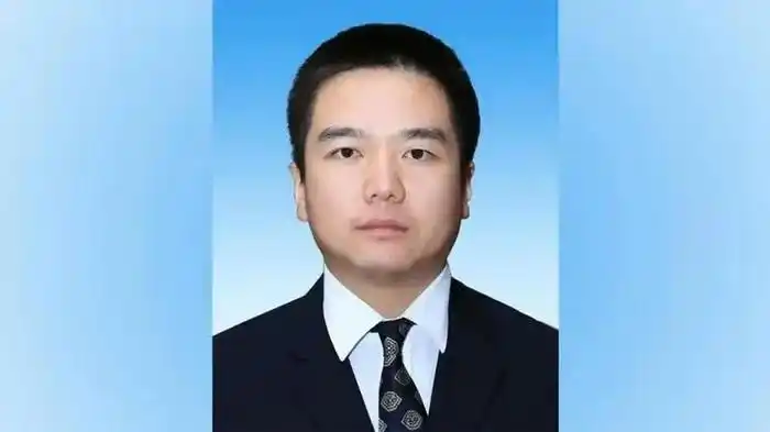 硬刚王健林的县长，落马！