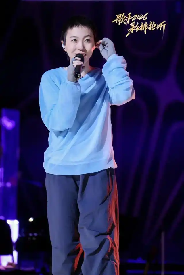 歌手2026 十人混战 齐豫胡彦斌尤长靖窦靖童杨坤张远刘惜君万妮达侯明昊艾略特詹姆斯雷_侯明昊打败窦靖童杨坤晋级