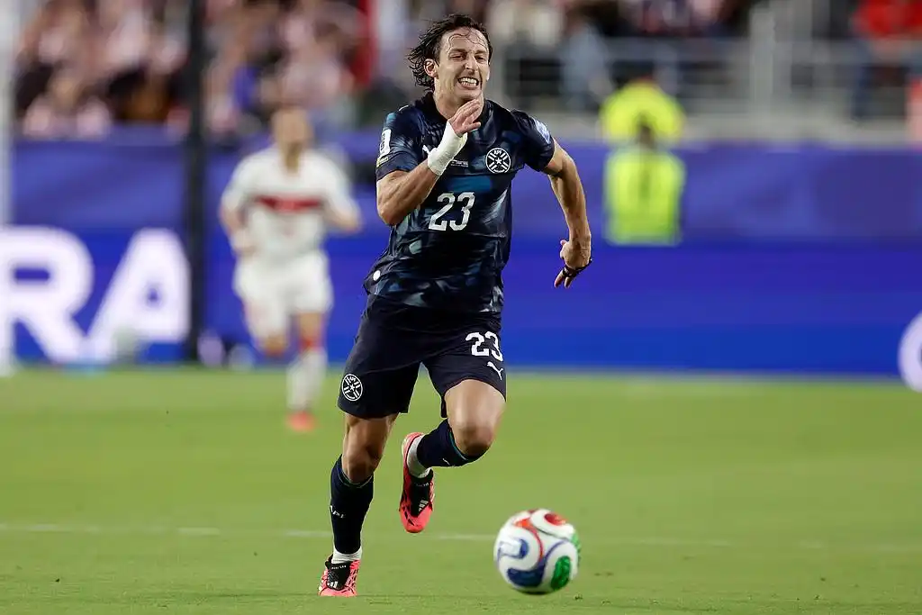 世界杯：土耳其vs巴拉圭_美加墨世界杯小组赛D组第二轮 巴拉圭1-0土耳其 加拉尔萨闪击破门