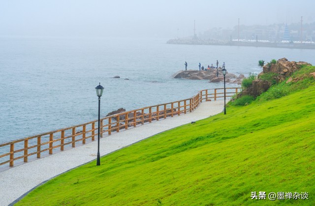 青岛免费海滩攻略_青岛15个宝藏地_为什么青岛海水蓝