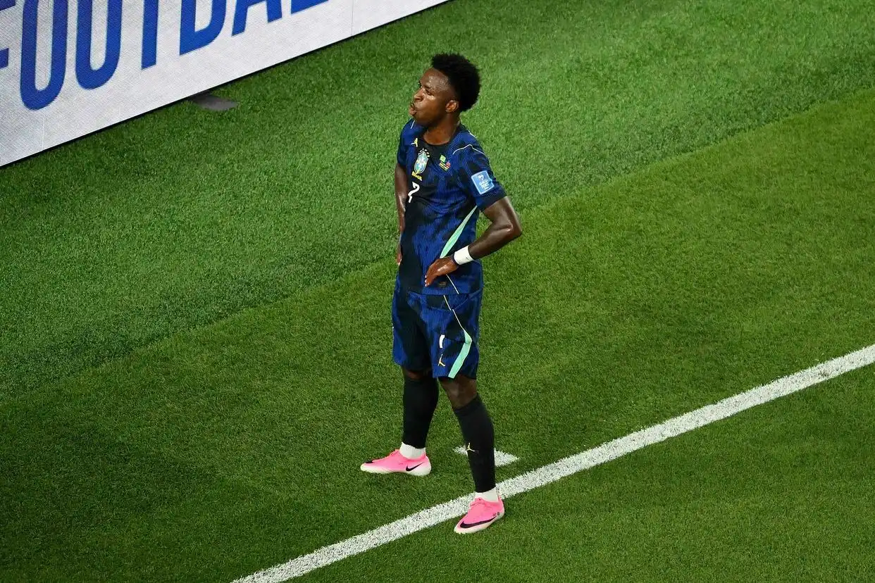 维尼修斯双响，巴西3-0苏格兰小组头名出线