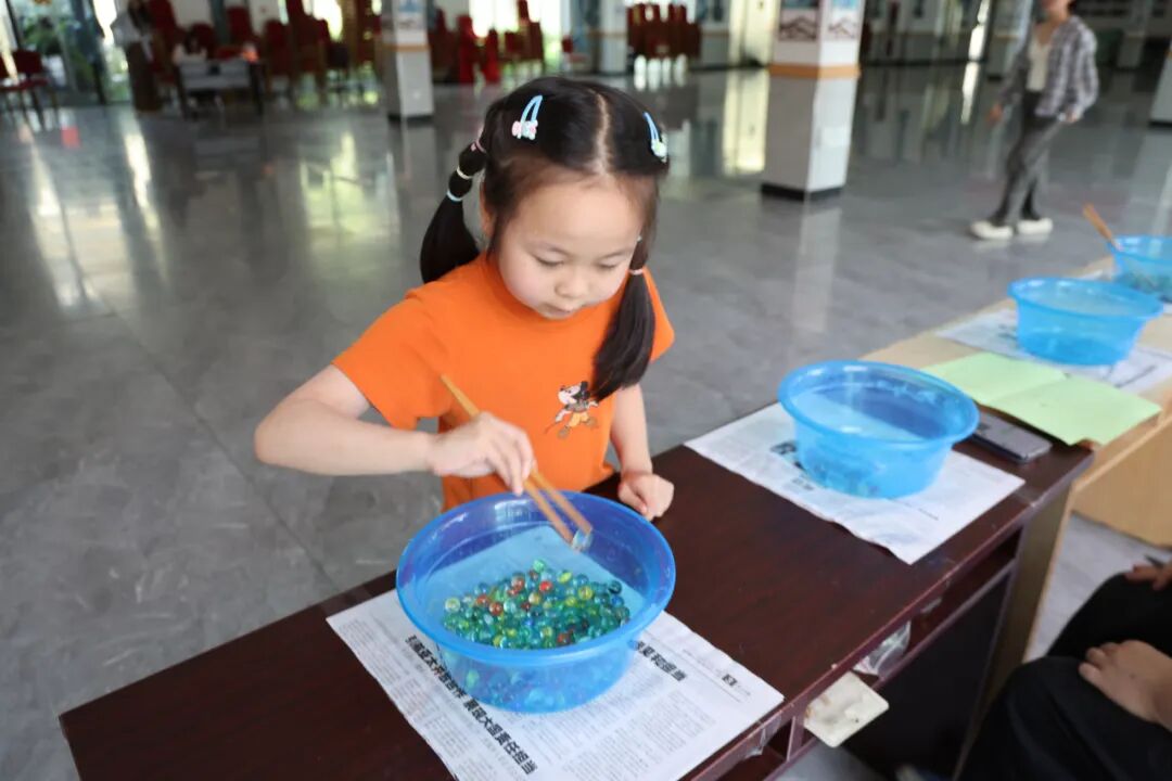 三角社区假日学校趣味运动会_趣味运动会报道稿_青少年暑期活动