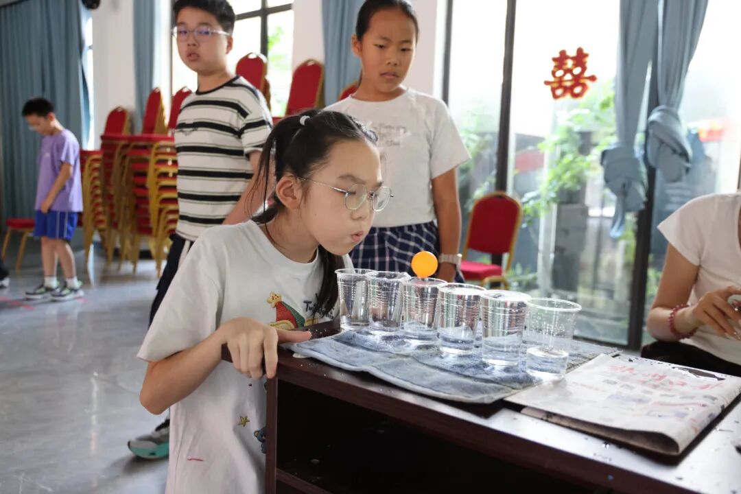 三角社区假日学校趣味运动会_青少年暑期活动_趣味运动会报道稿