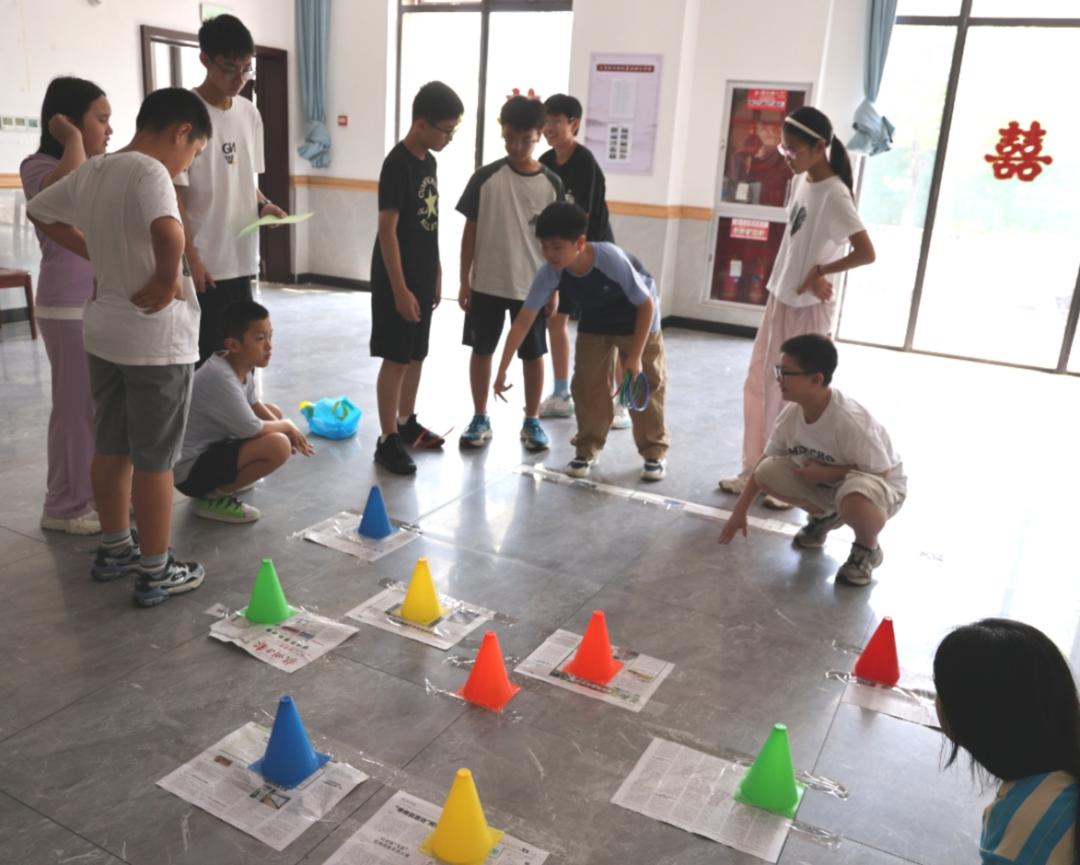 青少年暑期活动_趣味运动会报道稿_三角社区假日学校趣味运动会