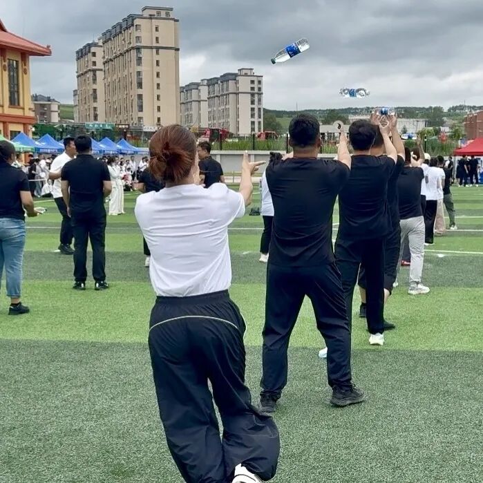 趣味运动会报道稿_东宁镇趣味运动会_团结奋进健康东宁