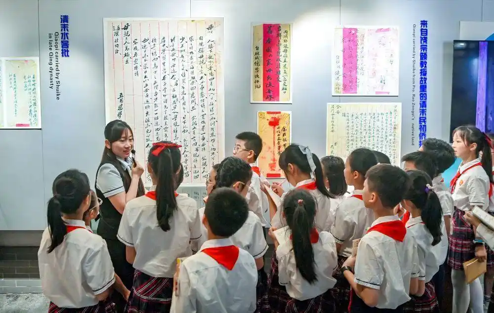 以侨为桥 同心筑梦_新时代侨务工作_海外侨胞凝聚力量