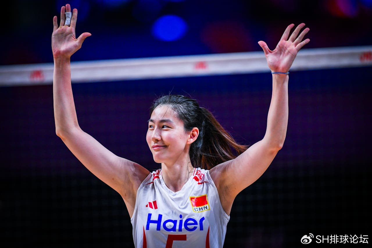 2026年世界女排联赛中国女排3比2逆转美国女排_中国女排四分之一决赛战报庄宇珊领衔_2026世界杯排球视频