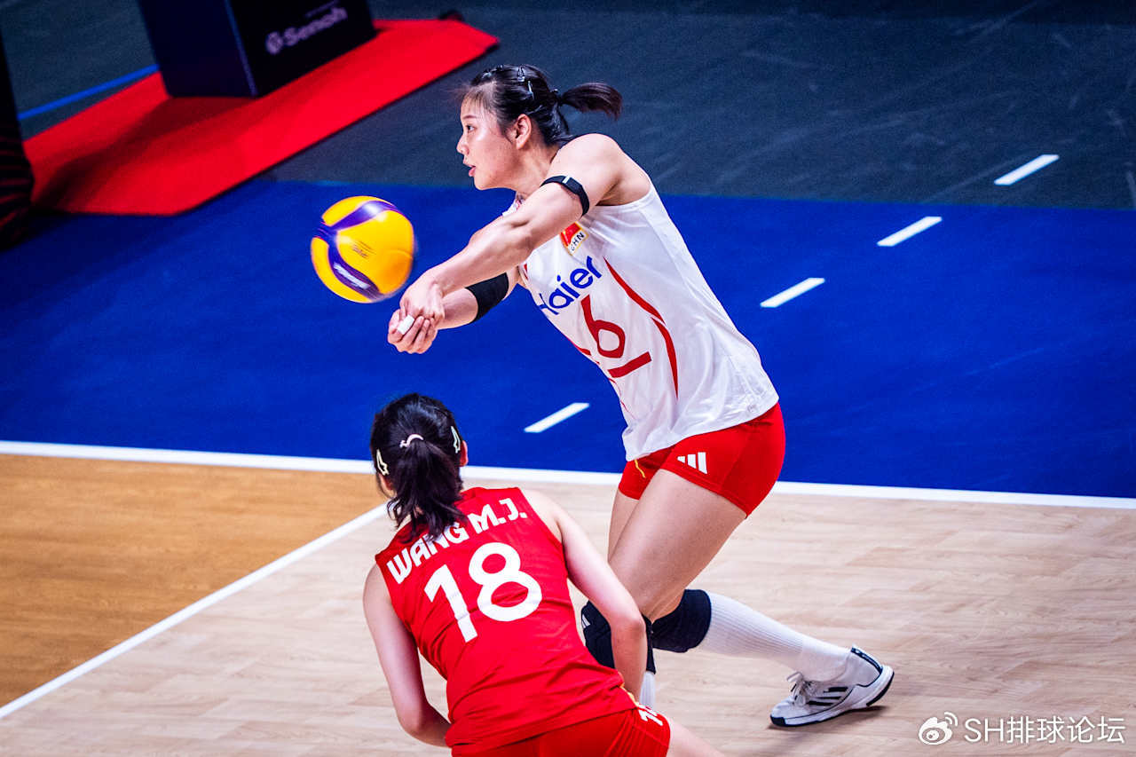 中国女排四分之一决赛战报庄宇珊领衔_2026世界杯排球视频_2026年世界女排联赛中国女排3比2逆转美国女排
