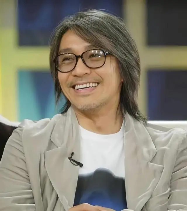 功夫女足票房突破20亿_周星驰董宇辉直播访谈_周星驰问董宇辉“拍拖了吗”