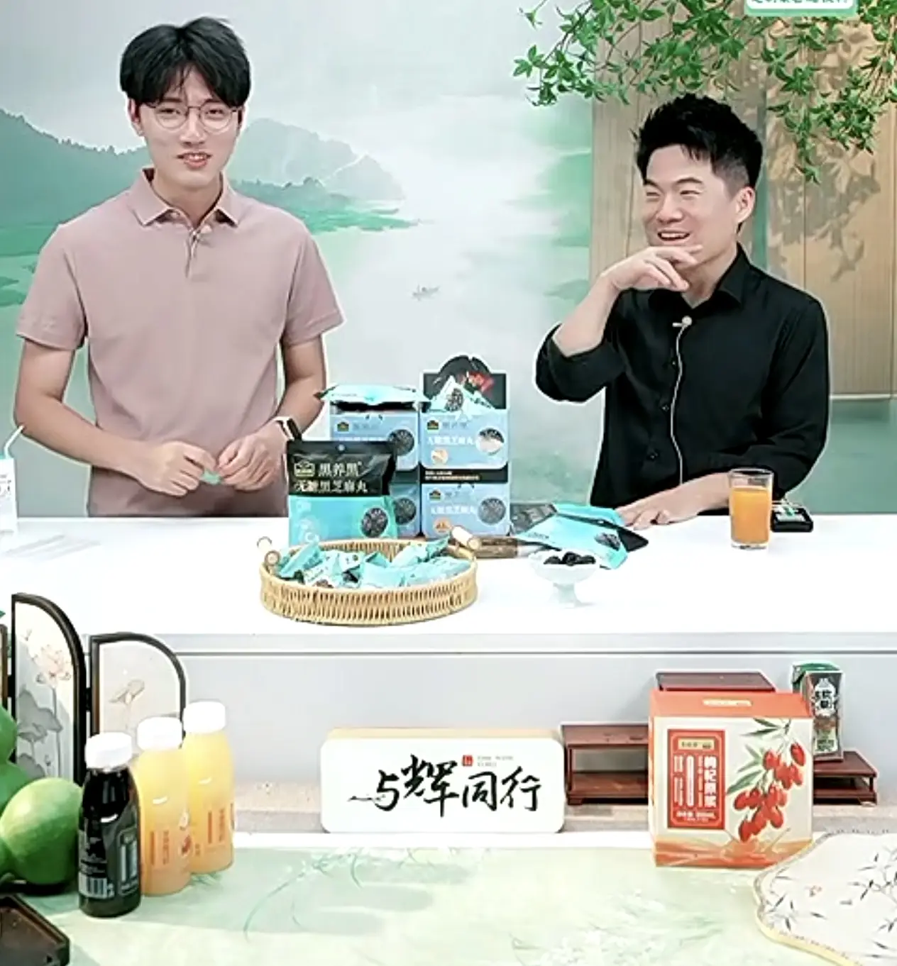 周星驰董宇辉访谈深度解析_董宇辉专访周星驰_周星驰问董宇辉“拍拖了吗”